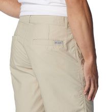 Load image into Gallery viewer, Columbia Men&#39;s Washed Out Shorts (Fossil)
