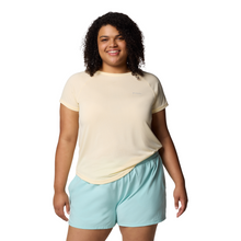 Load image into Gallery viewer, Columbia Women&#39;s Bogata Bay Short Sleeve Technical Tee (Lemon Wash)
