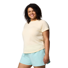 Load image into Gallery viewer, Columbia Women&#39;s Bogata Bay Short Sleeve Technical Tee (Lemon Wash)
