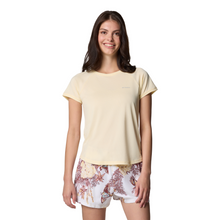 Load image into Gallery viewer, Columbia Women&#39;s Bogata Bay Short Sleeve Technical Tee (Lemon Wash)
