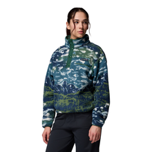 Load image into Gallery viewer, Columbia Women&#39;s Helvetia II Printed Cropped Half Snap Fleece Top (Everblue Sisters/Rain Forest)
