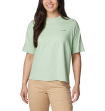 Load image into Gallery viewer, Columbia Women&#39;s North Cascades Short Sleeve Graphic Tee (Sage Leaf/Simple Gorge)
