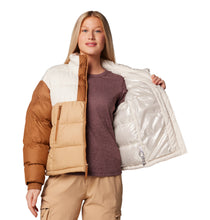 Load image into Gallery viewer, Columbia Women&#39;s Pike Lake II Cropped Insulated Jacket (Canoe/Chalk/Camel Brown)
