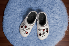 Load image into Gallery viewer, Crocs Unisex Classic Fuzz Lined Clog (White/Grey)
