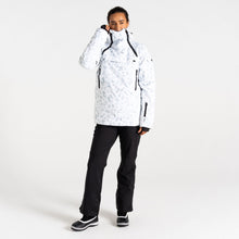 Load image into Gallery viewer, Dare 2B Women&#39;s Snowburst Overhead Waterproof Insulated Ski Jacket (White Dash Print)
