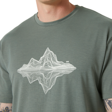 Load image into Gallery viewer, Helly Hansen Men&#39;s Skog Recycled Graphic Short Sleeve T-Shirt (Grey Cactus)
