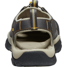 Load image into Gallery viewer, Keen Men&#39;s Newport H2 Closed Toe Sandals (Raven/Aluminium)
