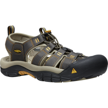 Load image into Gallery viewer, Keen Men&#39;s Newport H2 Closed Toe Sandals (Raven/Aluminium)
