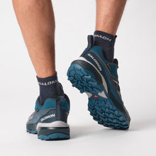 Load image into Gallery viewer, Salomon Men&#39;s X Ultra 360 Gore-Tex Trail Shoes (Carbon/India Ink)
