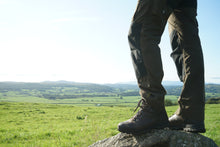 Load image into Gallery viewer, Meindl Men&#39;s Kansas Gore-Tex Hillwalking Boots (Old Loden)

