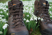 Load image into Gallery viewer, Meindl Men&#39;s Kansas Gore-Tex Hillwalking Boots (Old Loden)
