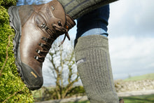 Load image into Gallery viewer, Meindl Men&#39;s Kansas Gore-Tex Hillwalking Boots (Old Loden)
