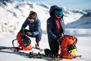 Mountain Equipment Women's Earthrise Hooded Down Insulated Jacket (Cosmos)