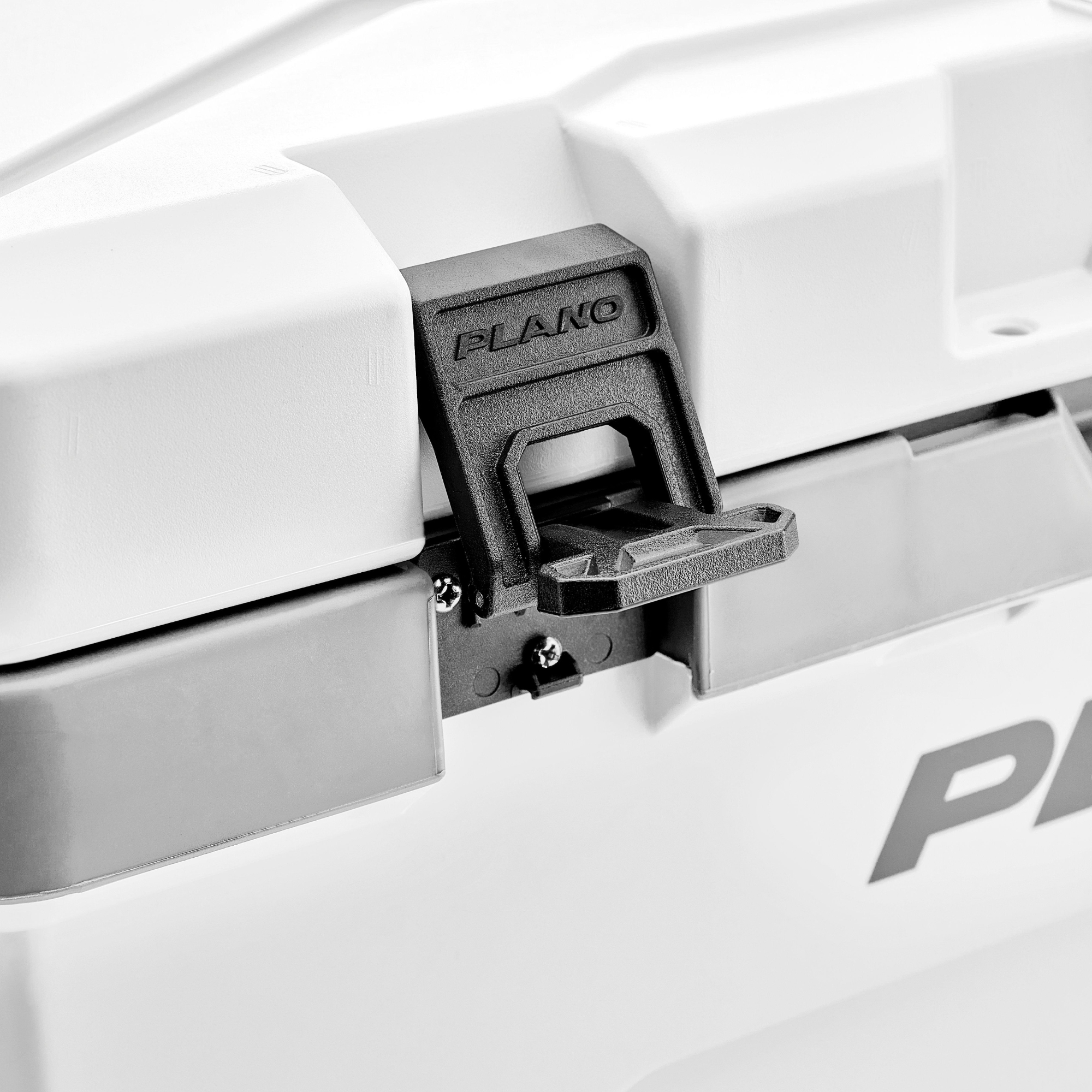 Plano Frost™ 30L Hard Cooler Box (White)
