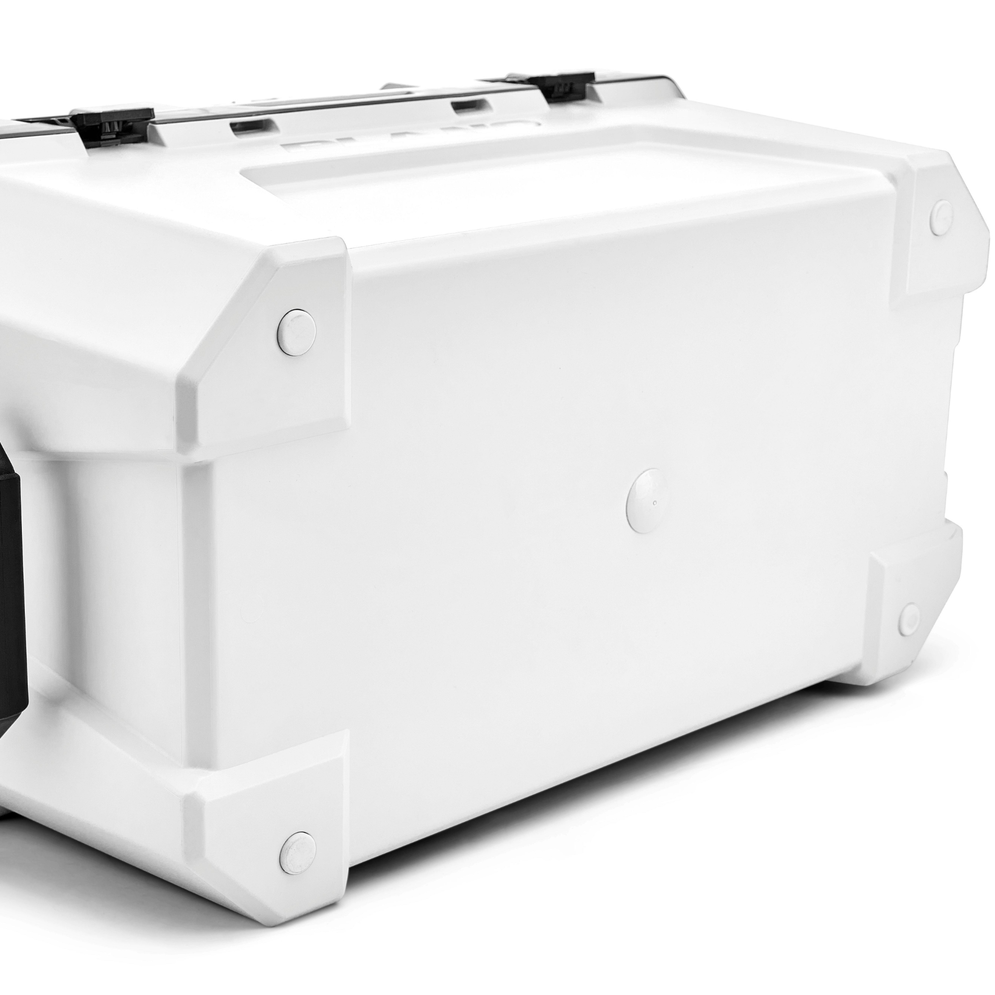 Plano Frost™ 30L Hard Cooler Box (White)