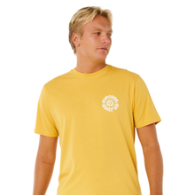 Load image into Gallery viewer, Rip Curl Men's Pacific Rinse Circle Short Sleeve Tee (Ochre)
