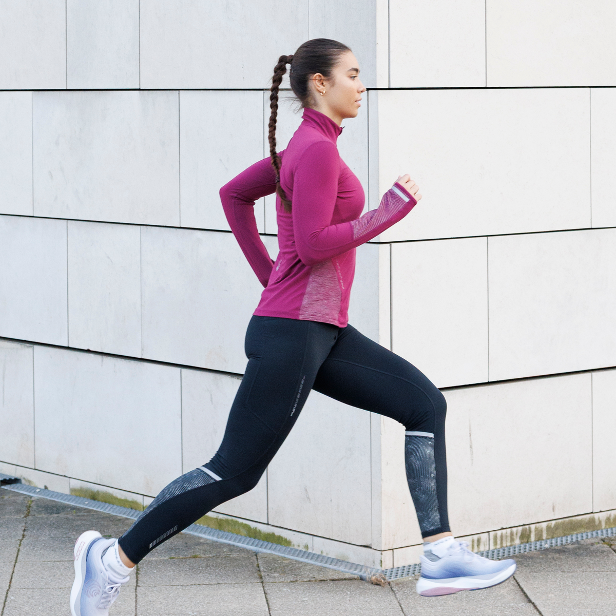 Ronhill Women's Tech Reflect Half Zip Base Layer Top (Blackcurrant/Reflect)