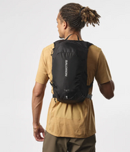 Load image into Gallery viewer, Salomon Trailblazer 10L Daysack (Black/Alloy)(One Size)
