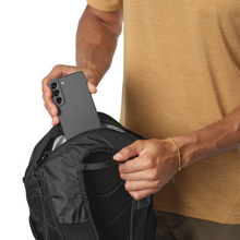 Load image into Gallery viewer, Salomon Trailblazer 30L Daysack (Black/Alloy)
