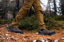 Load image into Gallery viewer, Scarpa Men&#39;s Mojito Trail Gore-Tex Trail Shoes (Titanium/Mustard)
