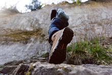 Load image into Gallery viewer, Scarpa Women&#39;s Cyrus 2 Gore-Tex Mid Trail Boots (Brown/Natural)
