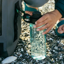 Load image into Gallery viewer, Yeti Yonder Tether Cap Water Bottle (1L/34oz)(Seafoam)
