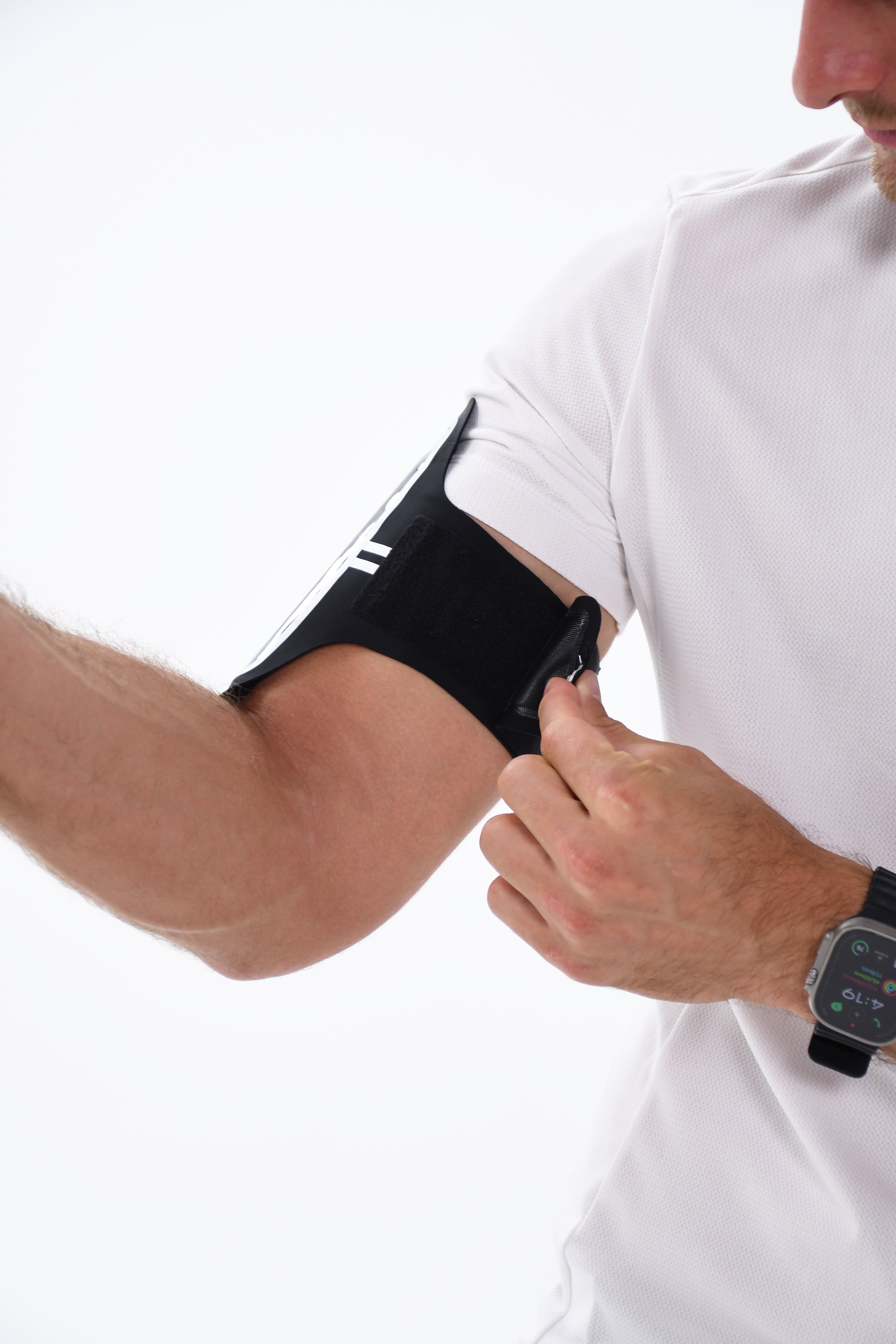 Six Peaks Armband Phone Holder (Black)