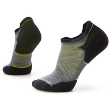 Load image into Gallery viewer, Smartwool Men's Targeted Cushion Merino Blend Low Ankle Run Socks (Medium Grey)
