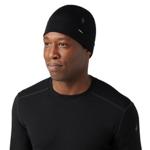 Load image into Gallery viewer, Smartwool Unisex Merino 250 Cuffed Beanie (Black)
