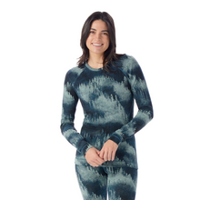 Load image into Gallery viewer, Smartwool Women&#39;s Classic Thermal Merino 250 Long Sleeve Crew Neck Base Layer Top (Twilight Foggy Pines)

