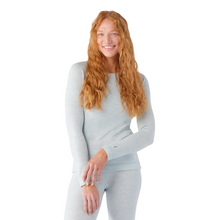 Load image into Gallery viewer, Smartwool Women&#39;s Classic Thermal Merino 250 Crew Neck Long Sleeve Base Layer Top (Winter Sky Heather)
