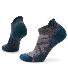 Load image into Gallery viewer, Smartwool Women&#39;s Performance Hike Light Cushion Merino Blend Low Ankle Socks (Charcoal/Light Grey)
