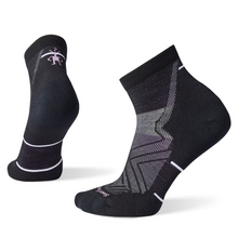 Load image into Gallery viewer, Smartwool Women&#39;s Run Targeted Cushion Merino Blend Ankle Socks (Black)
