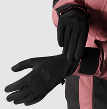 Load image into Gallery viewer, The North Face Women&#39;s Etip Gloves (Black)
