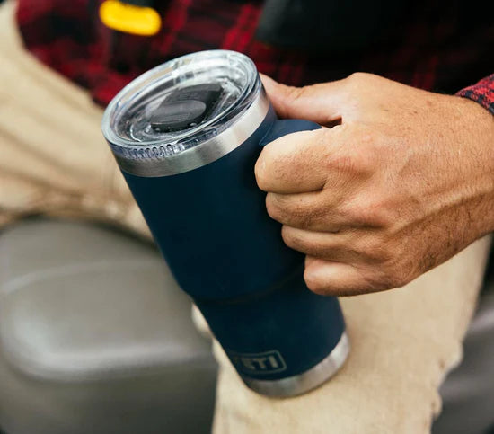 Yeti Rambler 20oz/591ml Travel Mug (Navy)