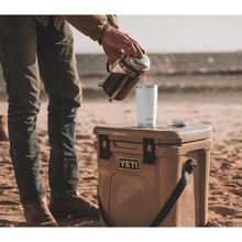 Load image into Gallery viewer, Yeti Rambler Tumbler with MagSlider Lid (20oz/591ml)(Big Sky Blue)

