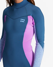 Load image into Gallery viewer, Billabong Women&#39;s 3/2mm Synergy Steamer Wetsuit (Deep Sea)
