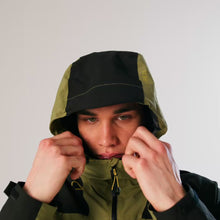 Load and play video in Gallery viewer, Dare 2B Men&#39;s Torrek II Waterproof Jacket (Olive Green/Black)
