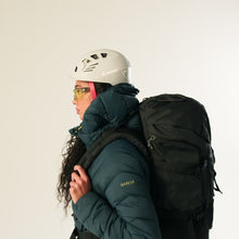 Load and play video in Gallery viewer, Dare 2B Women's Torrek Mountain Baffled Jacket (Dark Sea)
