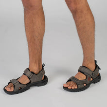 Load image into Gallery viewer, Keen Men&#39;s Targhee III Open Toe Sandals - WIDE FIT (Grey/Black)
