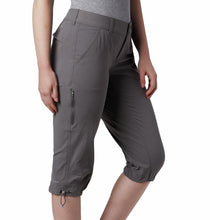 Load image into Gallery viewer, Columbia Women&#39;s Saturday Trail Knee Capri Trousers (City Grey)
