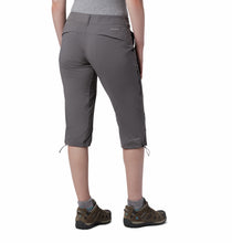 Load image into Gallery viewer, Columbia Women&#39;s Saturday Trail Knee Capri Trousers (City Grey)
