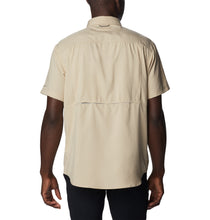 Load image into Gallery viewer, Columbia Men&#39;s Silver Ridge Short Sleeve Utility Shirt (Ancient Fossil)
