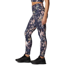 Load image into Gallery viewer, Columbia Women&#39;s Boundless Trek Leggings (Nocturnal/Impressions)

