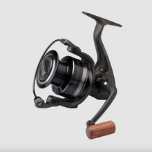 Load image into Gallery viewer, DAM Quick Darkside 4QF 6000S Front Drag IGSP Spinning Reel
