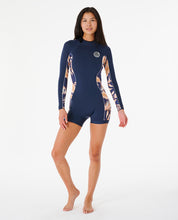 Load image into Gallery viewer, Rip Curl Women&#39;s Dawn Patrol 2/2 Long Sleeve Spring Wetsuit (Navy/Peach)
